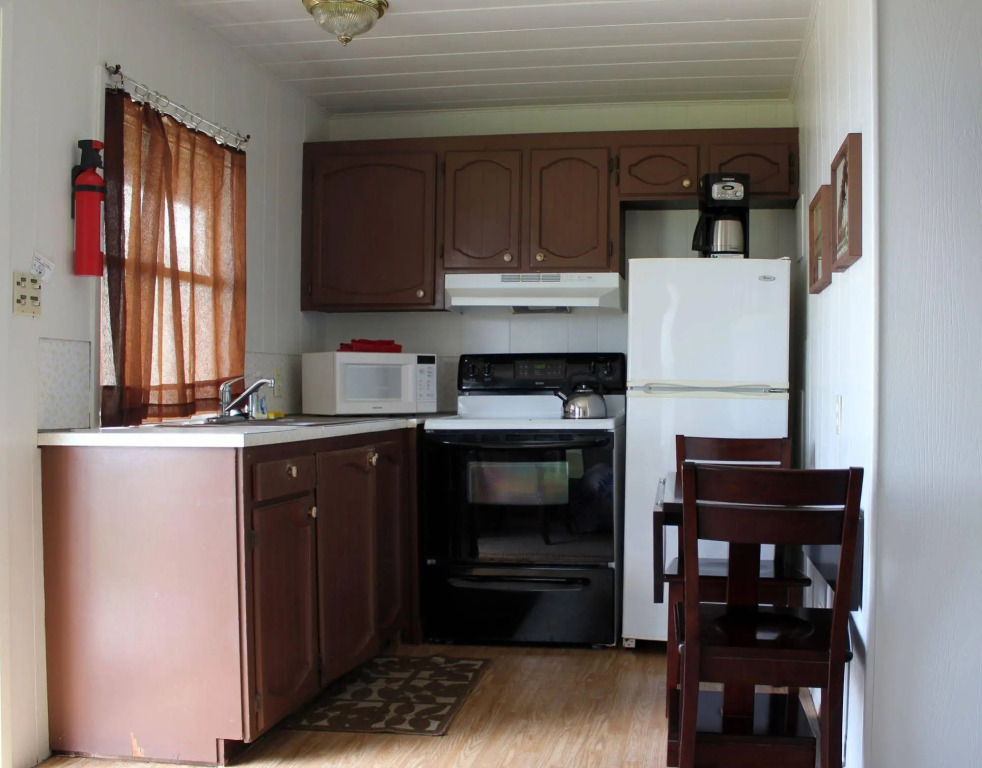 Nona Lani Cottages