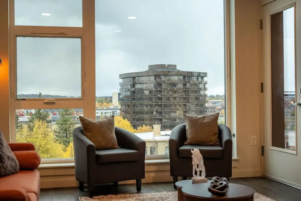 Gated Parking DT 2BR w City View Gym Access