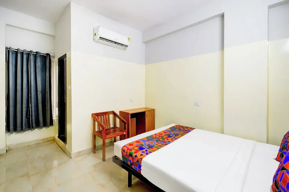 Fabhotel Golden Dreams