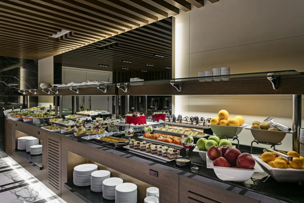 B Business Hotel & Spa