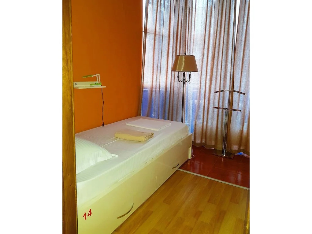 FLAT1