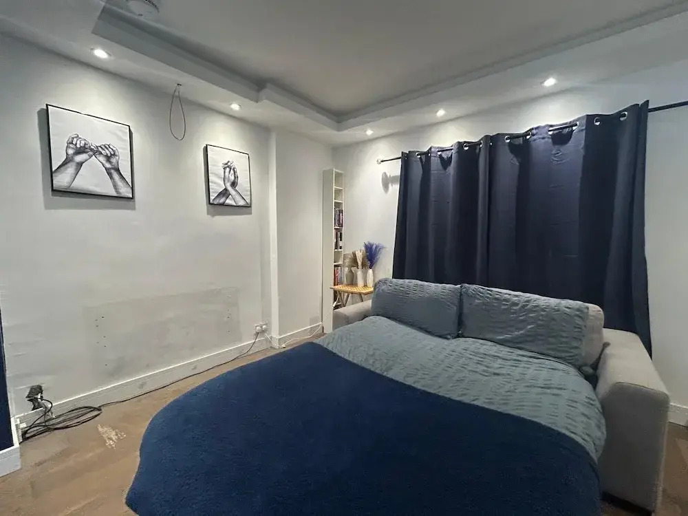 SUPERB SNUG studio sleeps 2 south london