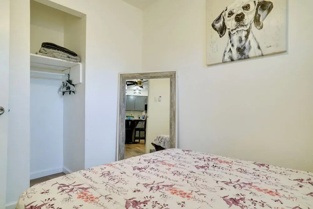 4 Mi to Dtwn El Paso: Pet-friendly Apartment!