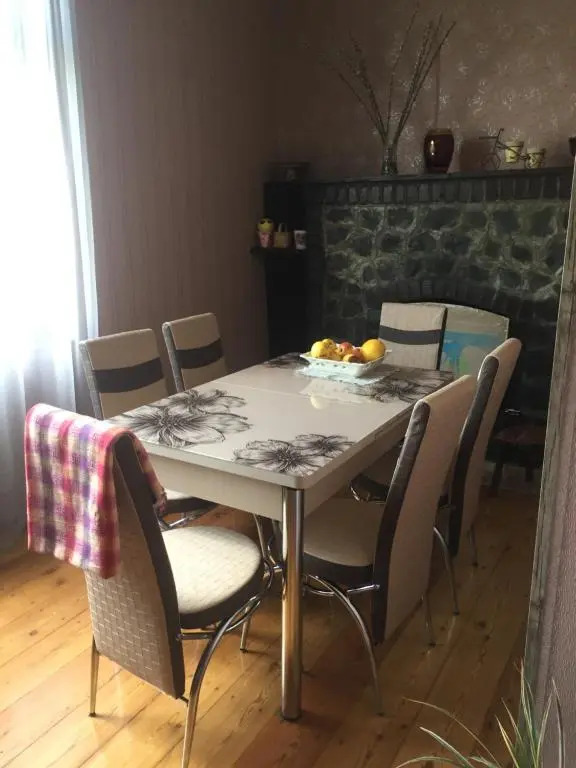 Friendly House M