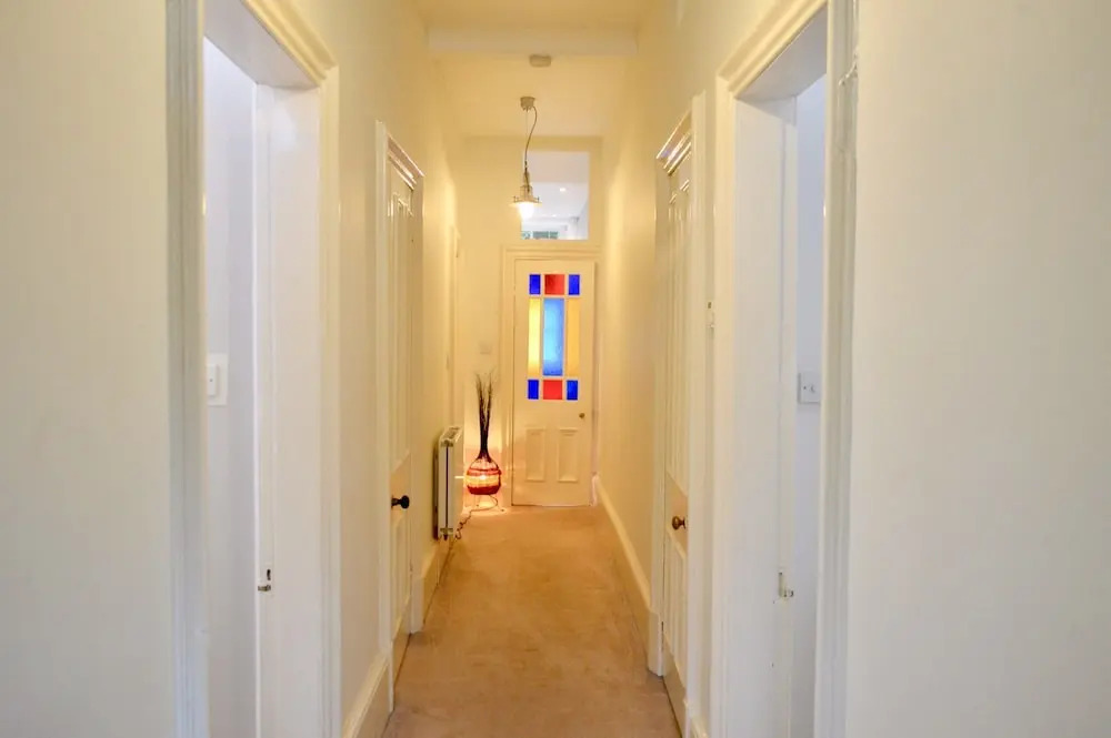 Central 2 Bedroom Flat
