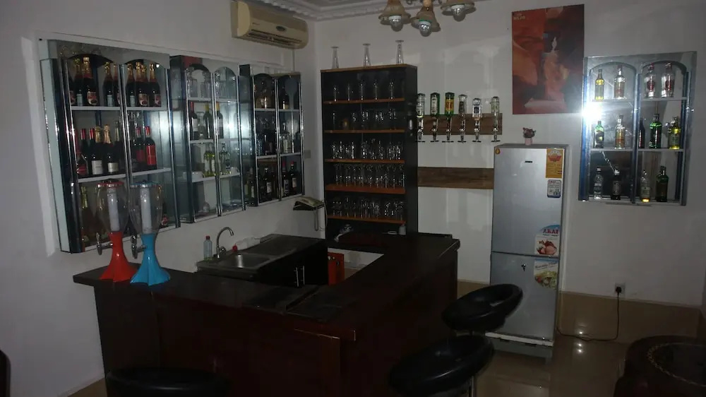 DeeGold Guest Home
