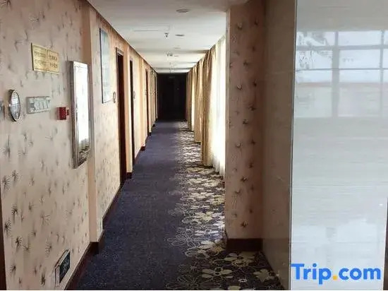 FUNMEE Hotel (Zhijiang Longjin Fengyu Bridge, Huaihua)