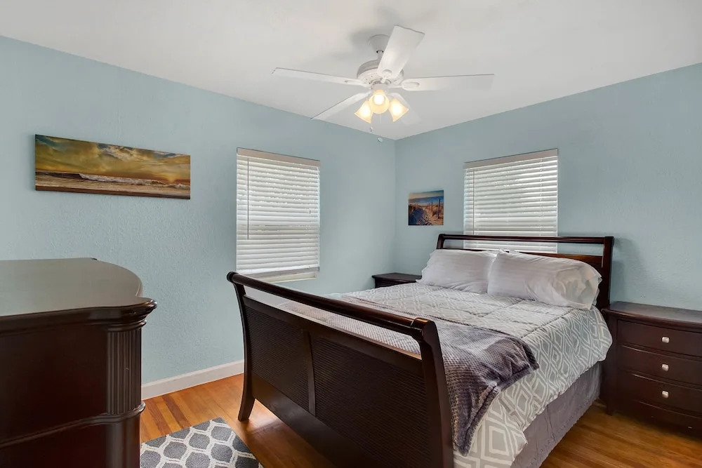 1505 Citrus Street Home by RedAwning