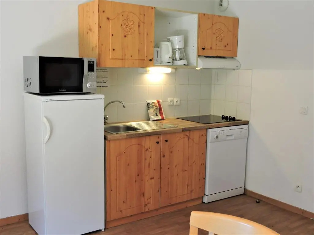Le Hameau SPA & PISCINE appartement 3 pieces 6pers by Alpvision Residences