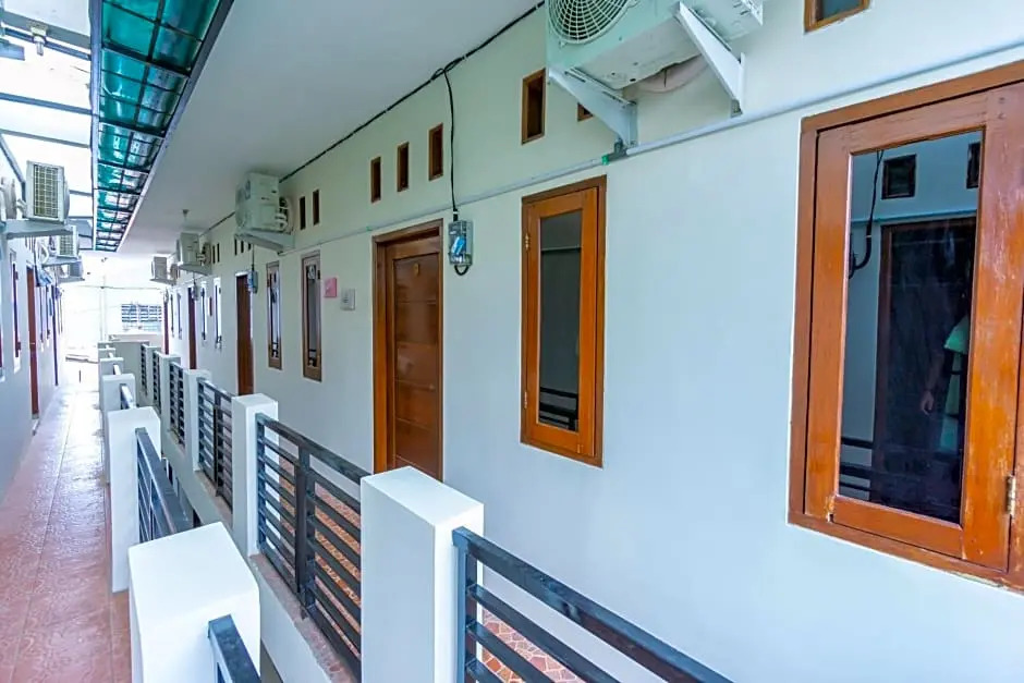 OYO Life 2420 Kost Luqman 1