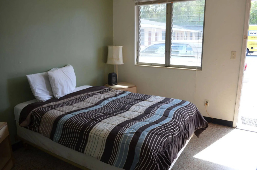 Economy Lodge