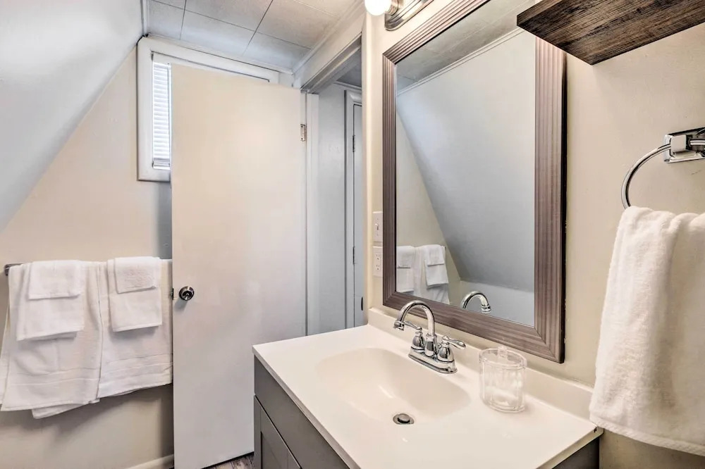 Charming Evanston A-Frame Dog Friendly!