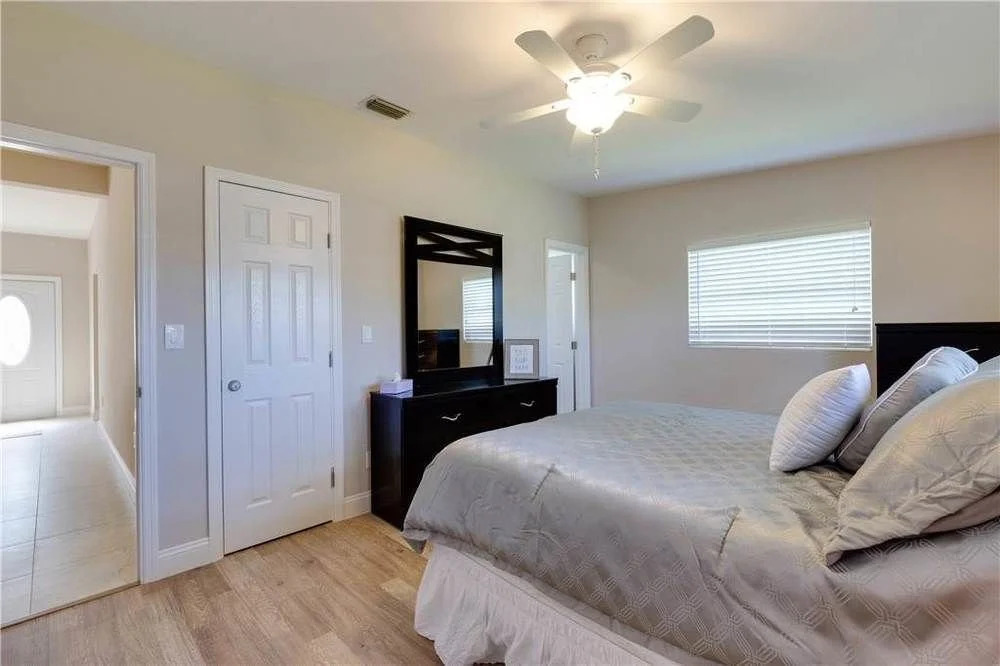 Cutlass Cove Renovated 4Br on Deep Water Canal by RedAwning