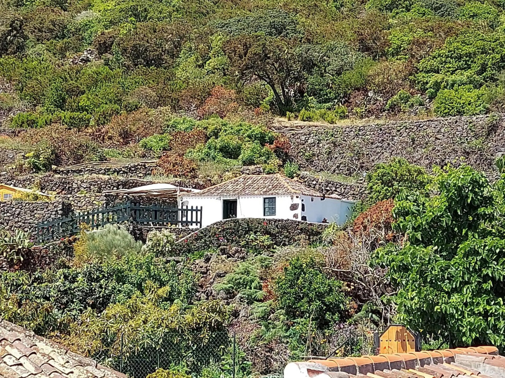 VV Casa Bastina "by henrypole home"