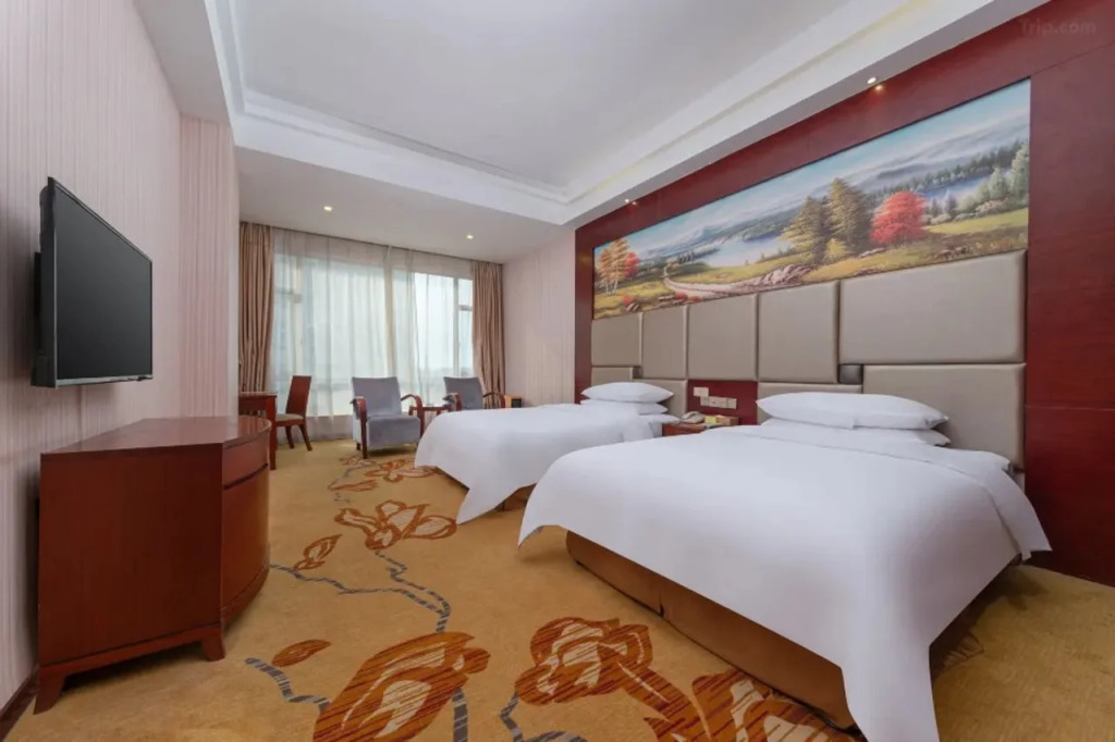 Vienna Hotel Dongguan Houjie Shanmei Subway Station Branch