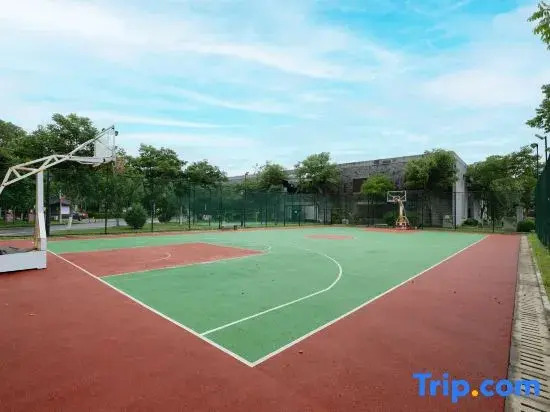Ninghai Qiantongguzhen Immersing Hotel