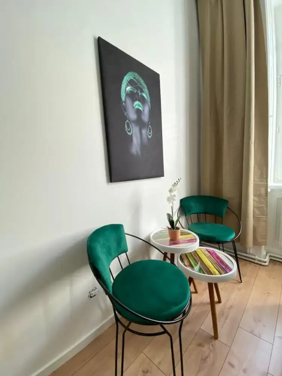 8 Studios with Terrace in Margareten