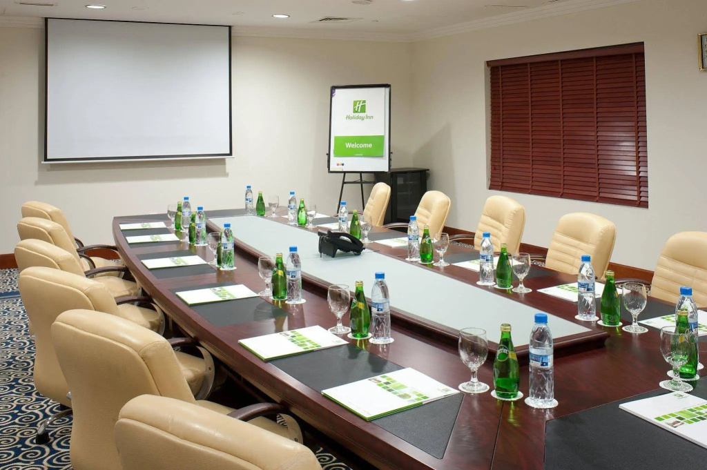Sunday Hotel Holiday International Dubai