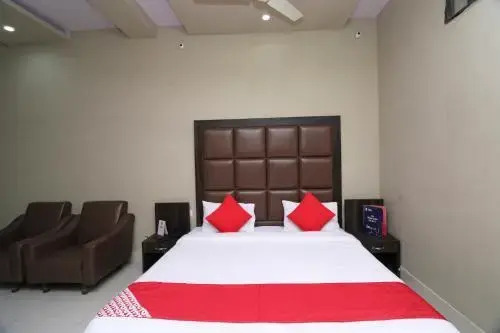 Maharaja Gold Guest House By OYO Rooms