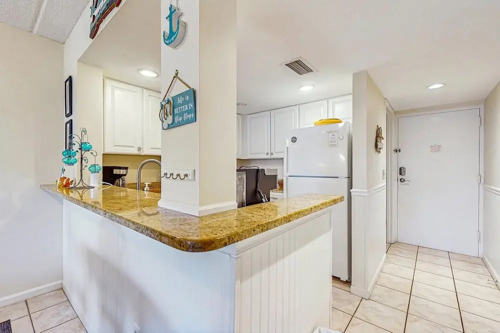 Newly Remodeled Ground-floor Condo W/on-site Pools, 5 hot Tubs, Tennis, AC