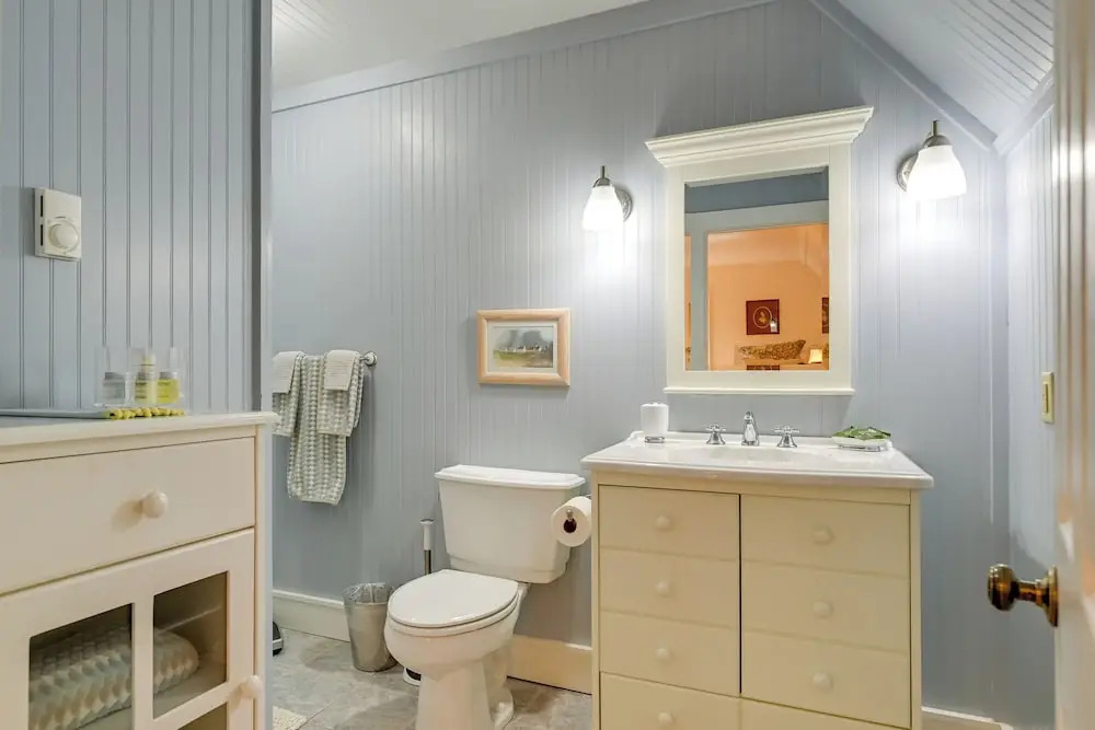 'smallwood' Cute Highlands Home w/ Screened Porch!