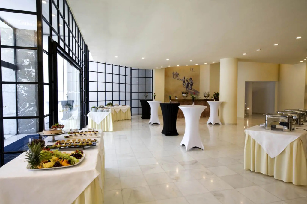 Aquila Atlantis Hotel