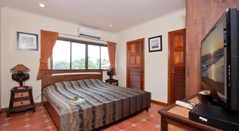 Jomtien Pool Villa Crystal