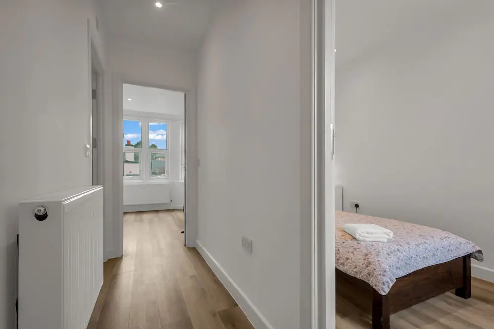 Charming 2-bed Apartment in South West London
