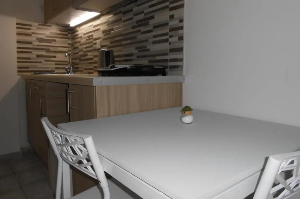 Aristo Apartments