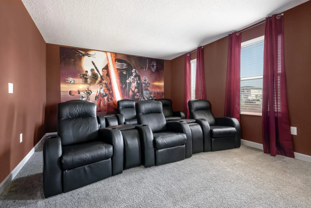 Wonderful home with private pool game and movie rooms near Disney