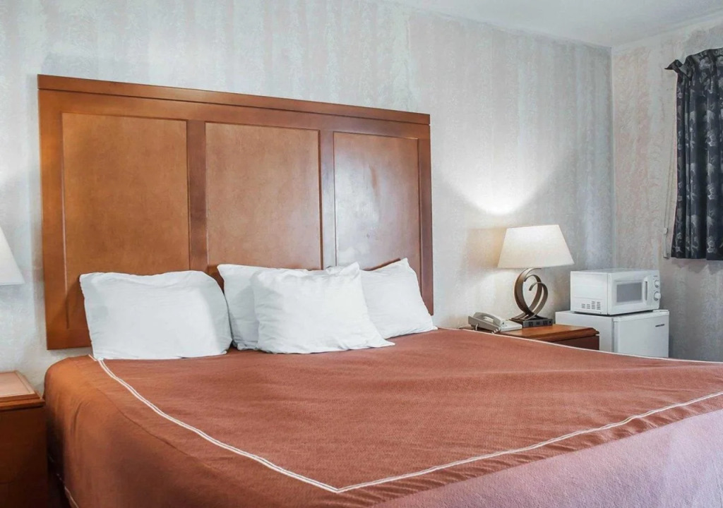 Rodeway Inn & Suites Niagara Falls