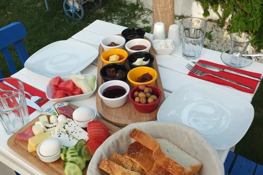 Lapis Port Surf Hotel