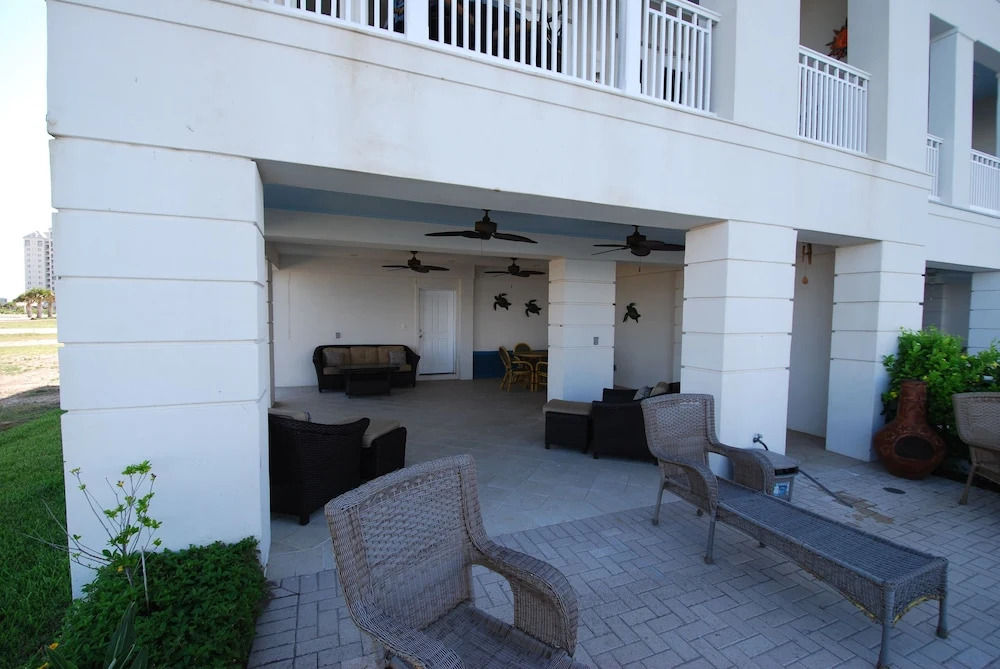 Kokopelli - Bay Front / Marina Front 3 Bedroom Townhouse by RedAwning