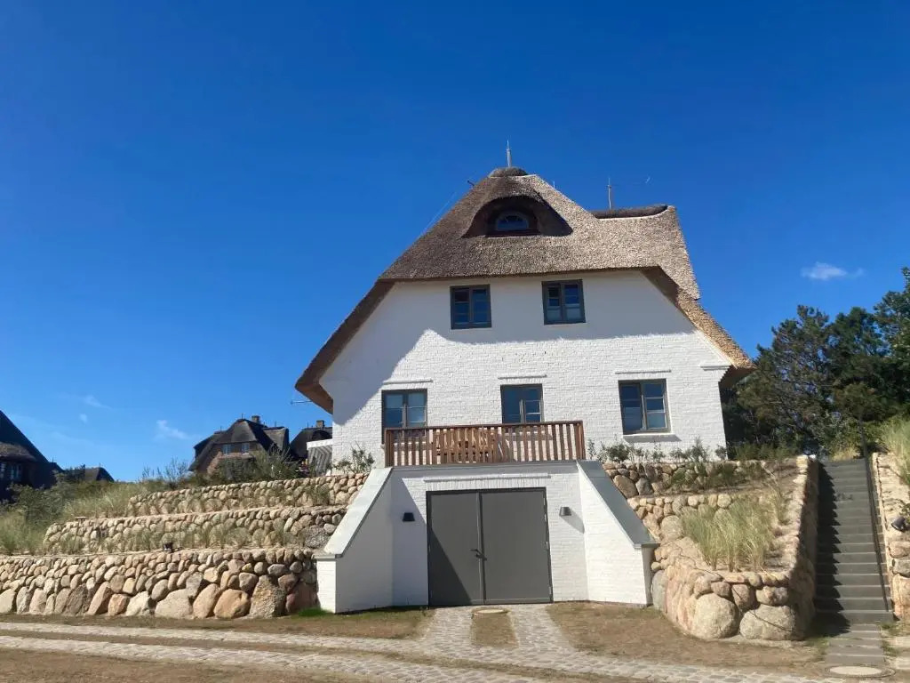 Rantum Dorf - Ferienappartments im Reetdachhaus 3 & 4