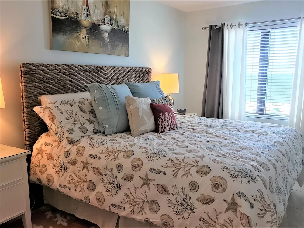 Island Winds East 408 2 Bedroom Condo