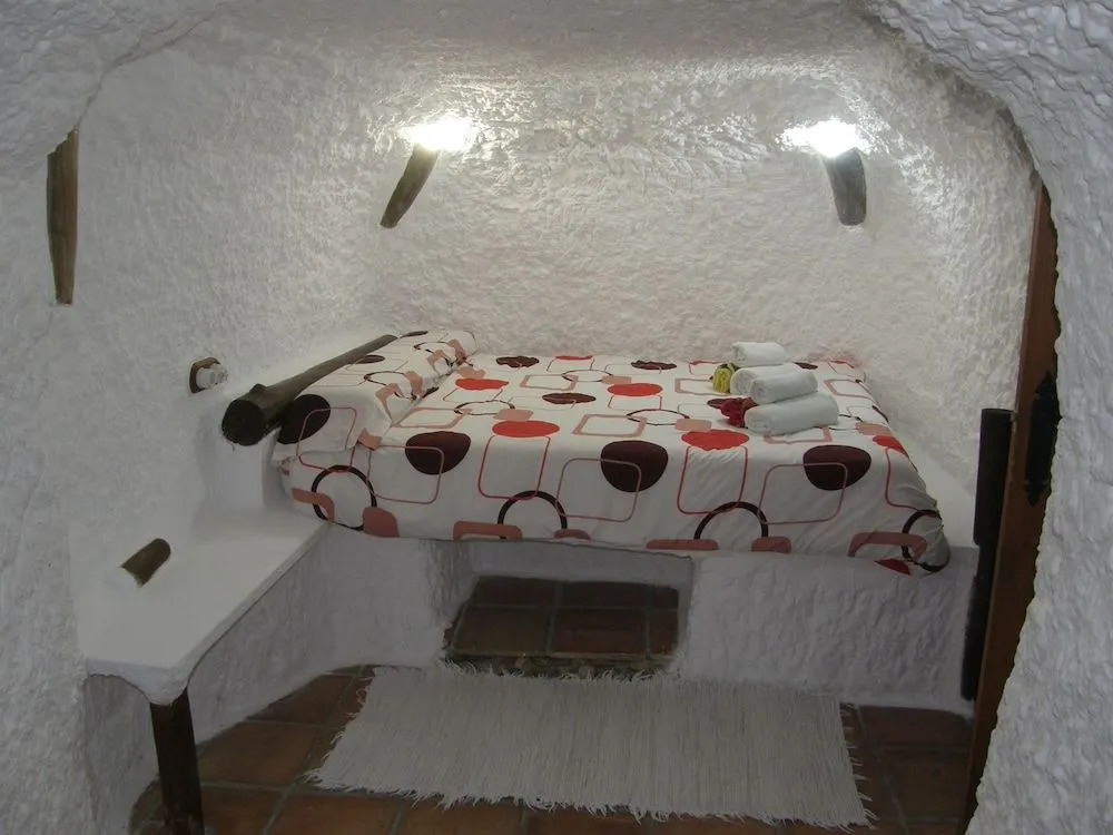 Cueva El Guindas