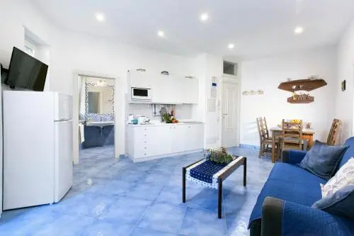 Cafiero Azure Flat