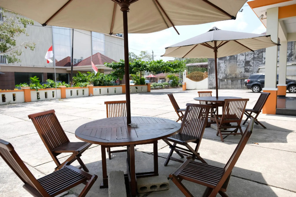 OYO 1616 Hotel Central City 2