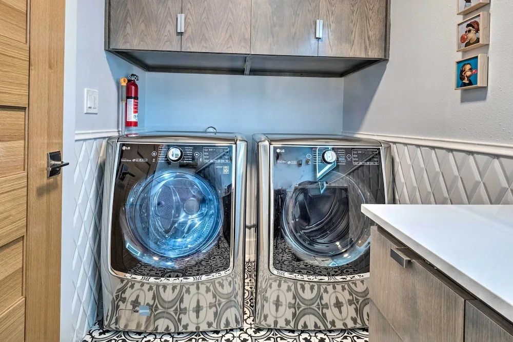 Stunning Austin Retreat w/ Pool, 5 Mi to Downtown!