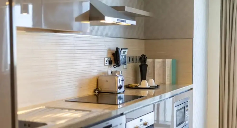Elegant 1BR Near Wafi Mall Central Dubai Stay