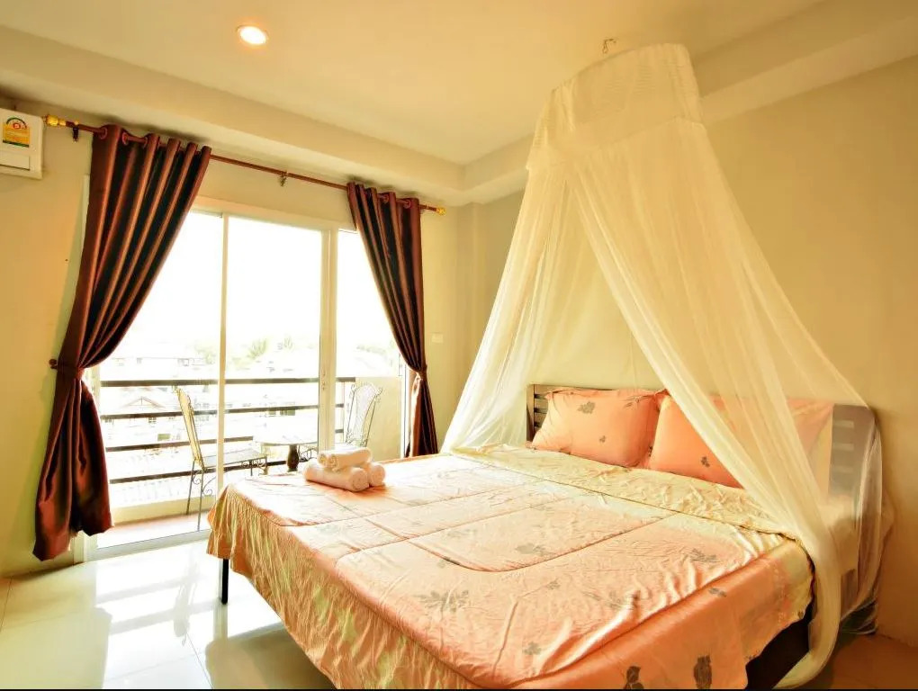 Be Rich Hotel By Zuzu