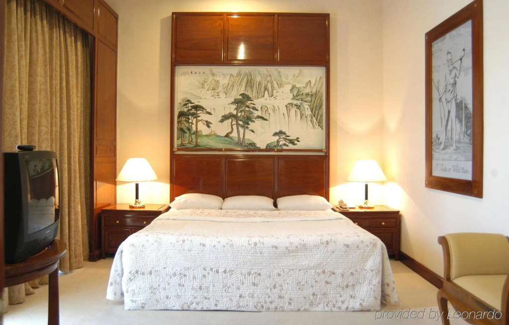 Earls Regency Hotel