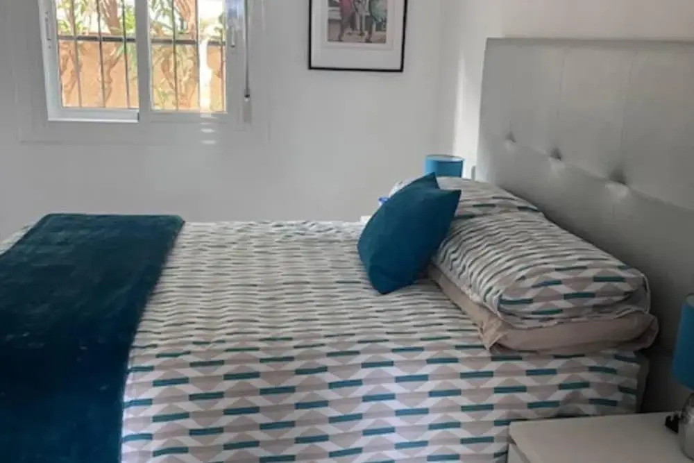 Sunny 1 Bedroom Apartment Retreat