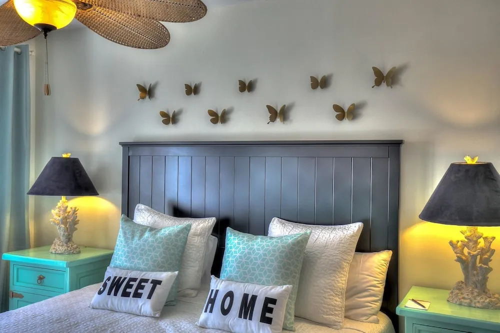 Beautiful Beachfront Apartment With Unique Ocean Views