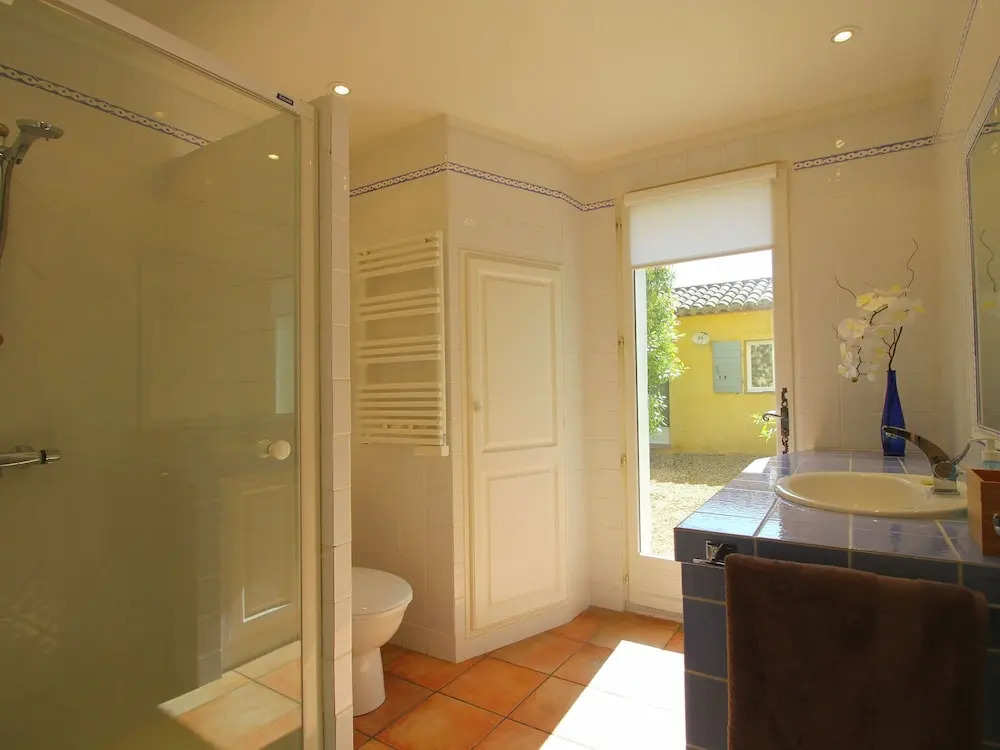 Spacious Villa With Private Swimming Pool a few Minutes' Walk From Lorgues