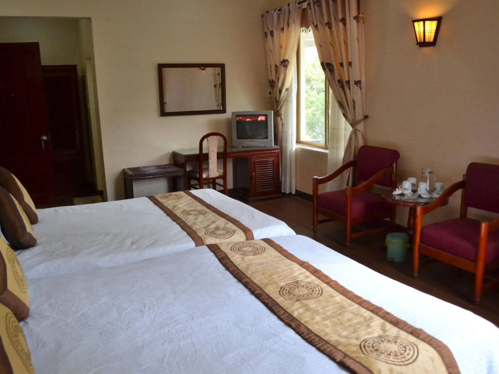 Van Ly Hotel
