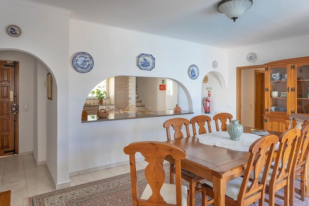 Silver Beautiful 4 Bedroom Vila Just Steps TO TH