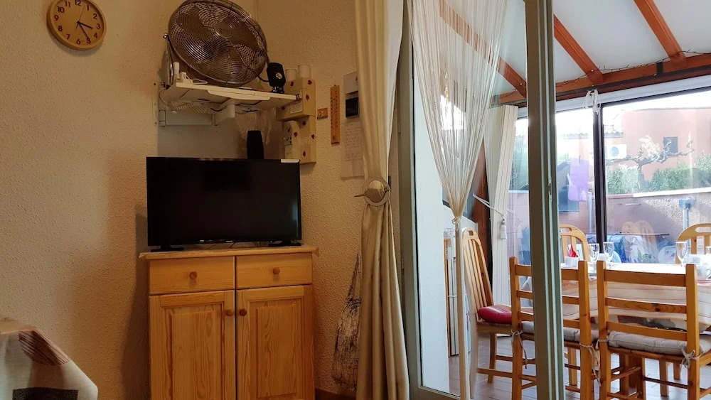 House With 2 Bedrooms in Leucate, With Enclosed Garden