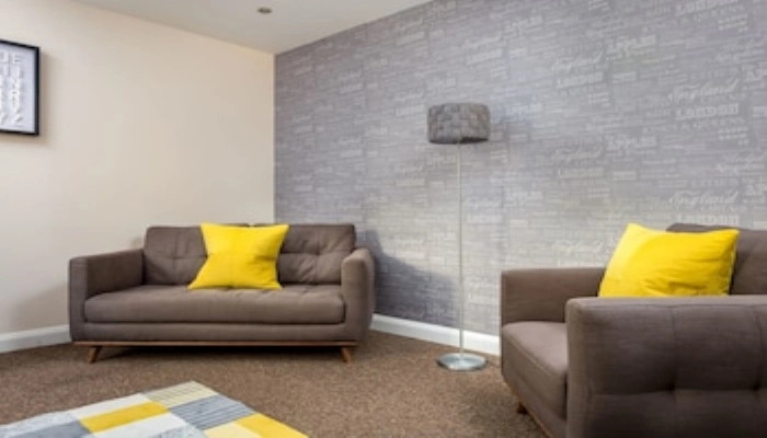 Elliot Oliver - 2 Bedroom Modern Apartment