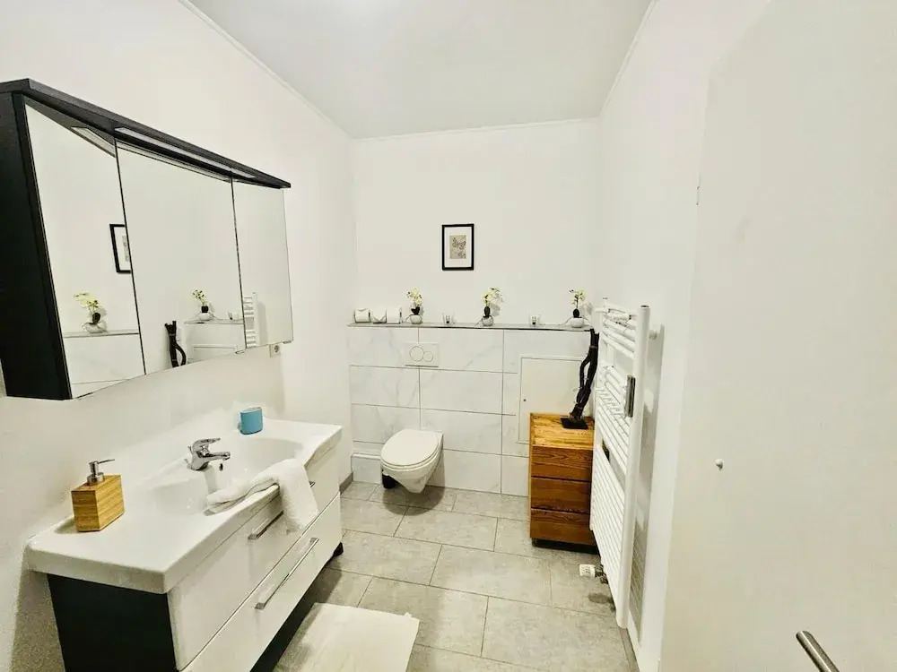 Charming 3 bedrooms with a cozy terrace